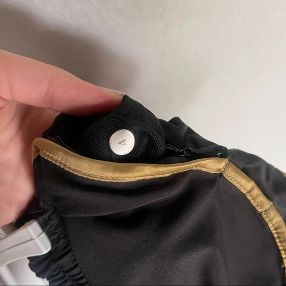 Lululemon Super Squad Short in black/gold - Picture 2 of 10